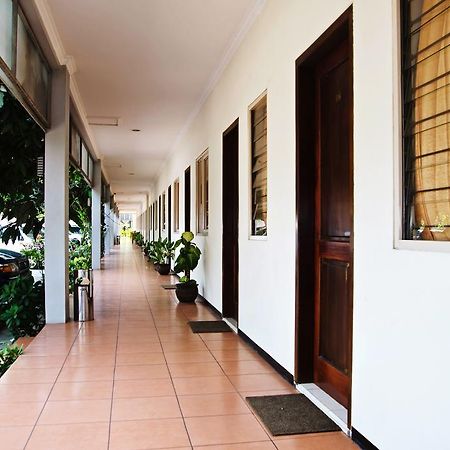 Hotel Kings Kudus Bagian luar foto