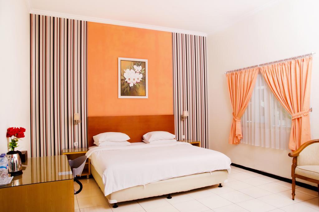 Hotel Kings Kudus Bagian luar foto