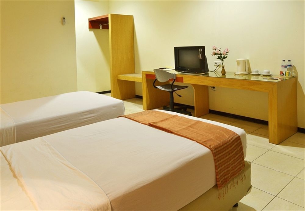 Hotel Kings Kudus Bagian luar foto